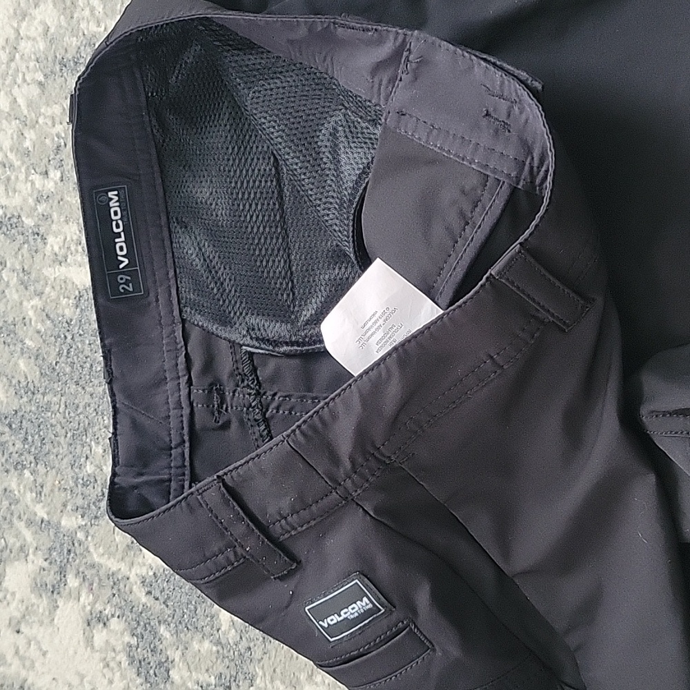 Volcom Shorts - Picture 8 of 12